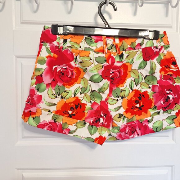 Made In Canada Colourful summer shorts floral pattern - Picture 11 of 13